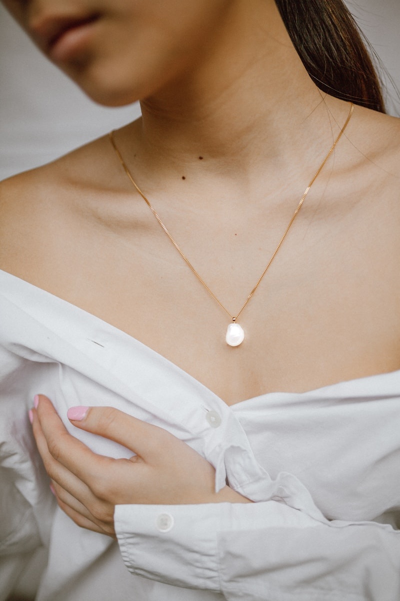Gold necklace jewellery